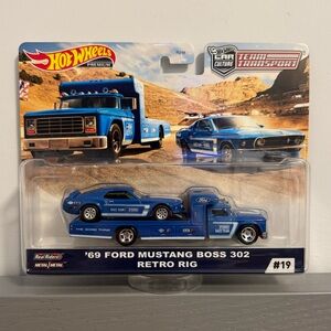 Hot Wheels ‘69 Ford Mustang Boss 302 Retro Rig | Metal Diecast Car Collectible